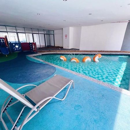 Connected Train 3 Bedrooms - Above Klgateway Mall 14 쿠알라룸푸르 외부 사진