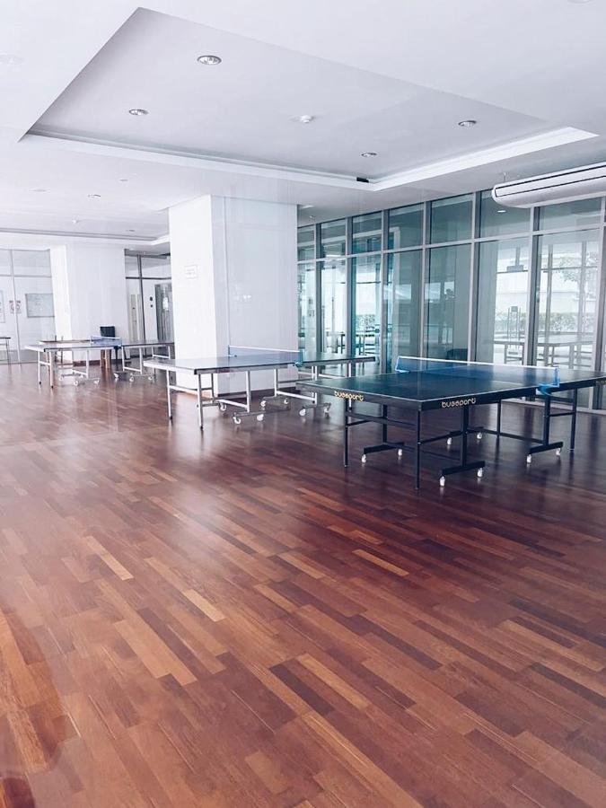 Connected Train 3 Bedrooms - Above Klgateway Mall 14 쿠알라룸푸르 외부 사진